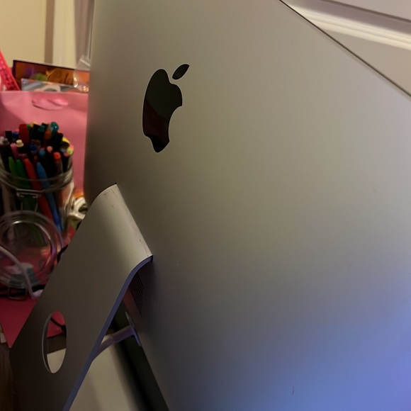 Apple Desktop - Picture 2 of 3